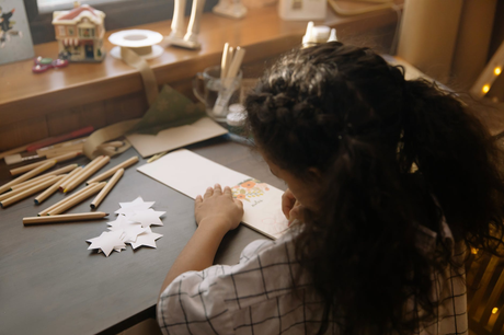 4 Easy DIY Holiday Decorations You and Your Kids Will Love
